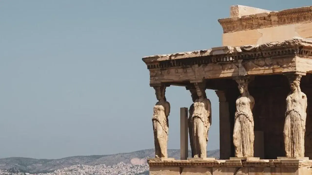 Greece bans flights to and from Catalonia