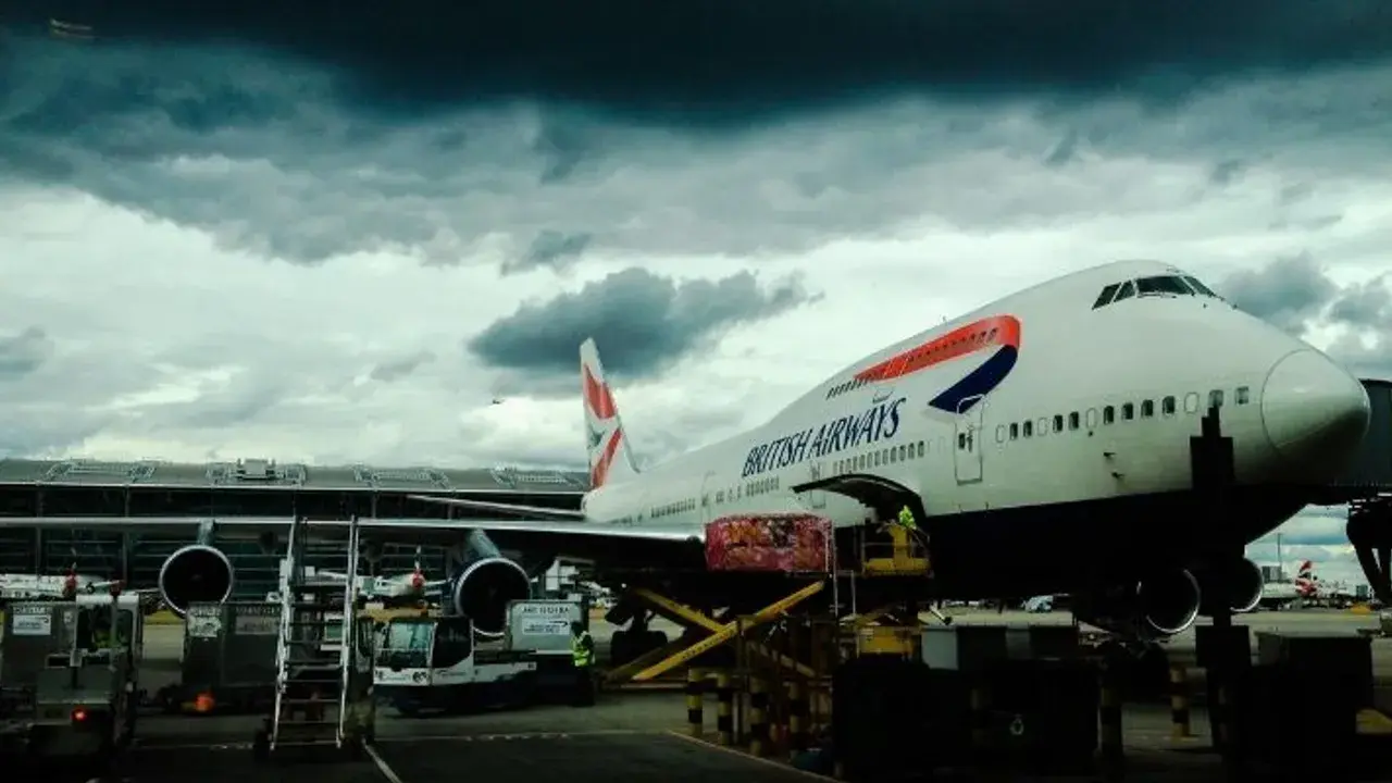 Spain suspends flights from the United Kingdom