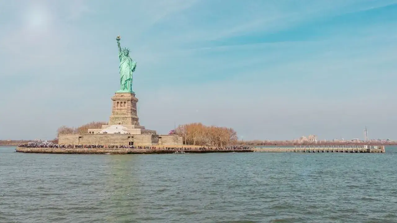 U.S. lifts restrictions for international travelers