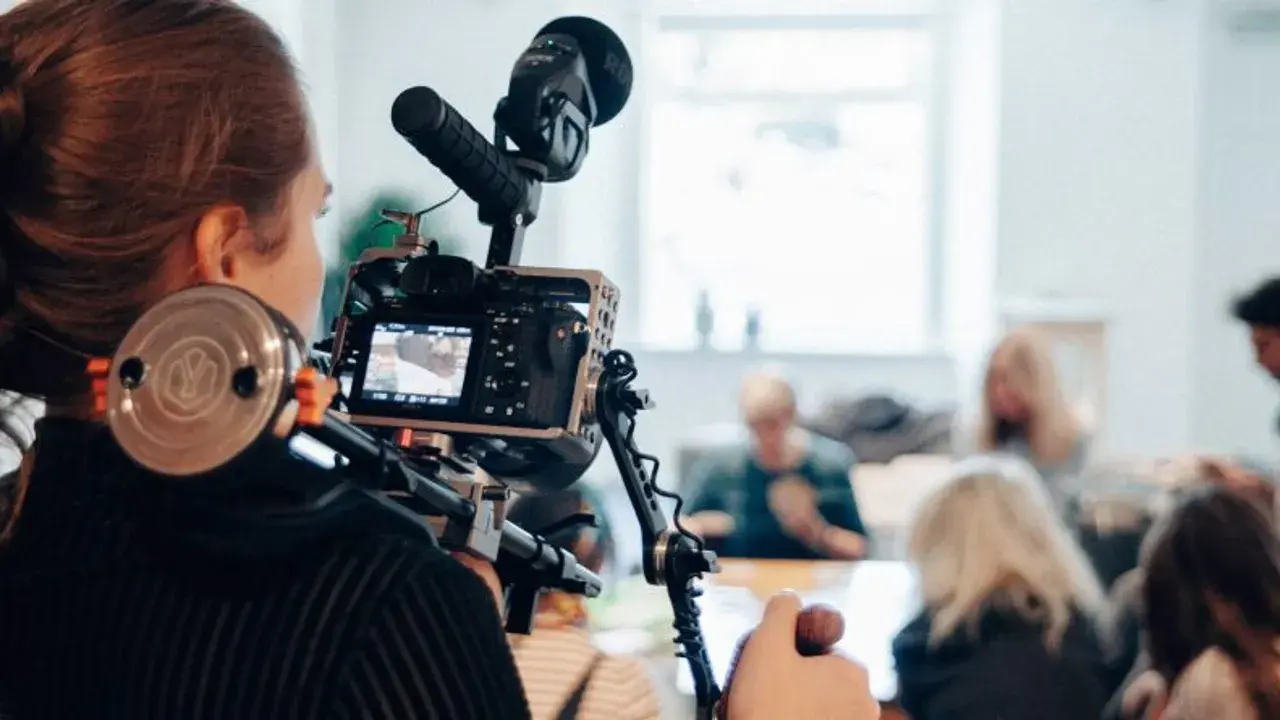 How can SMEs and the self-employed apply for an ERTE?